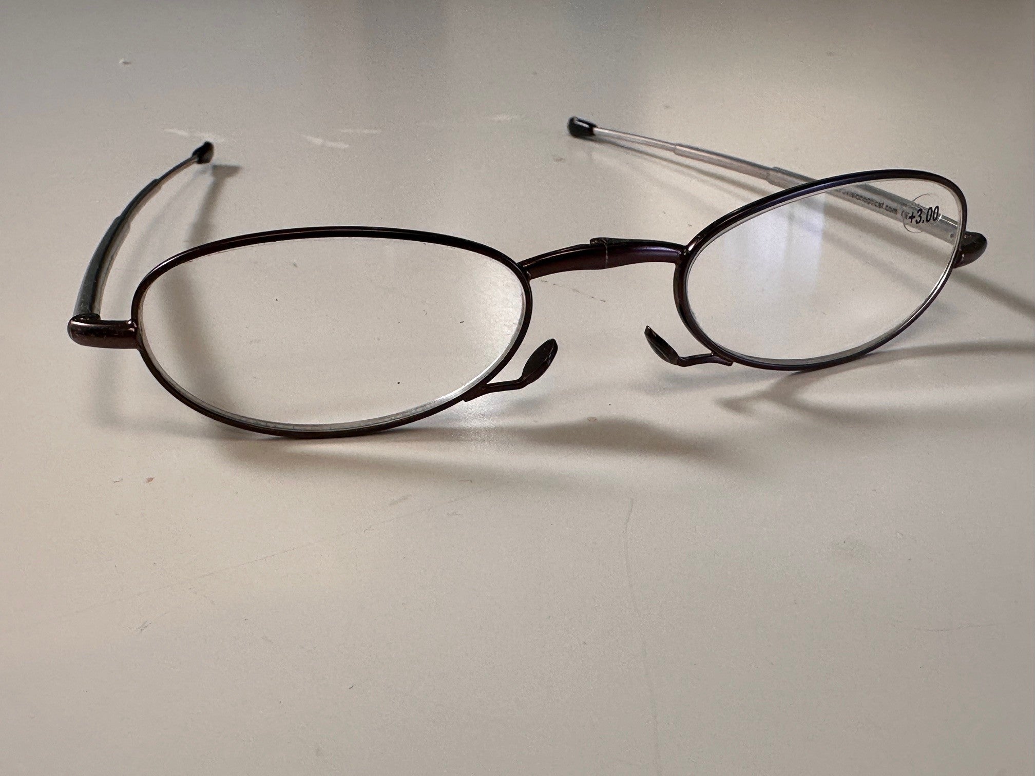 Executive Readers (Rimmed) Oval - Clearance
