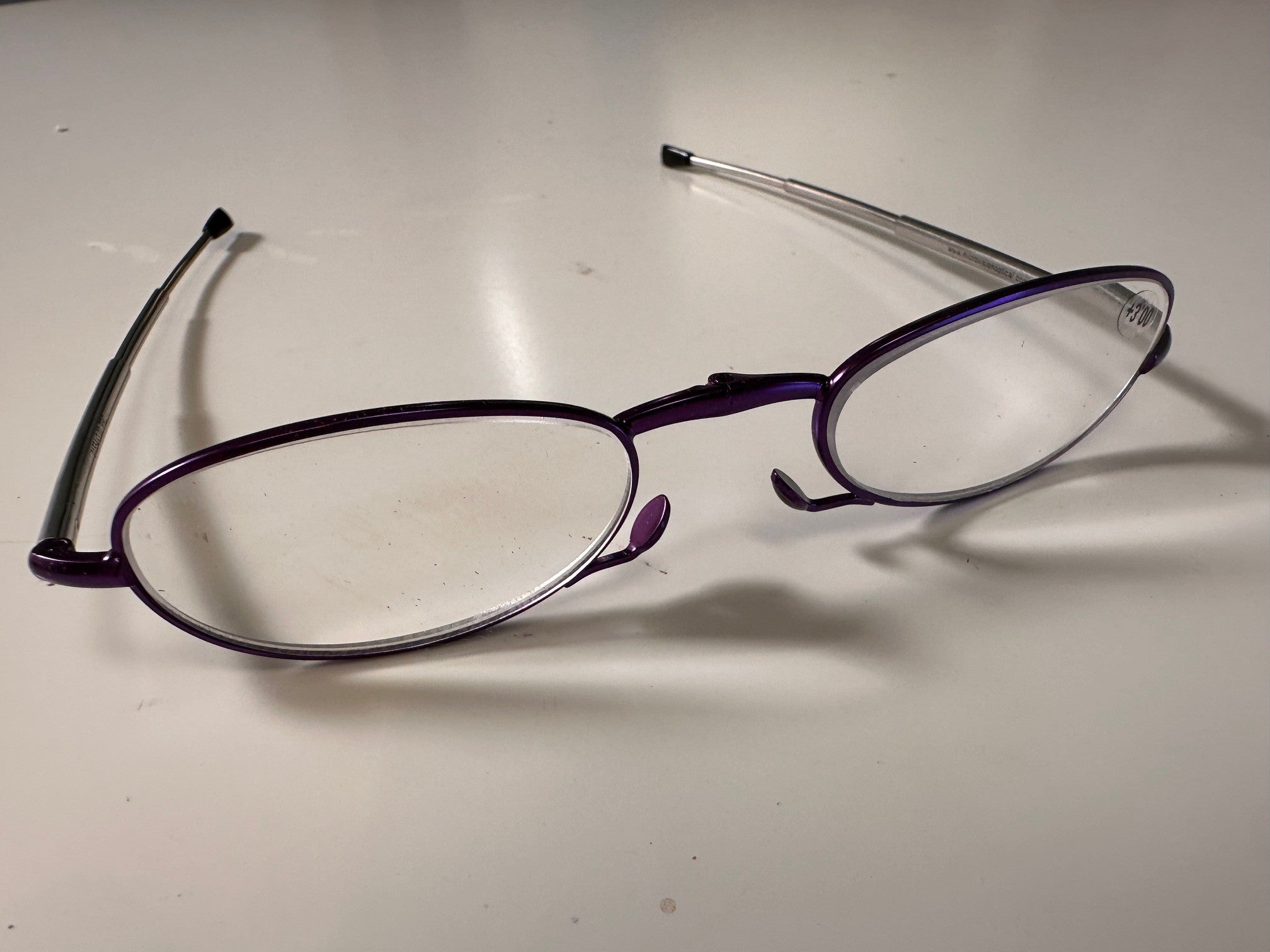 Executive Readers (Rimmed) Oval - Clearance