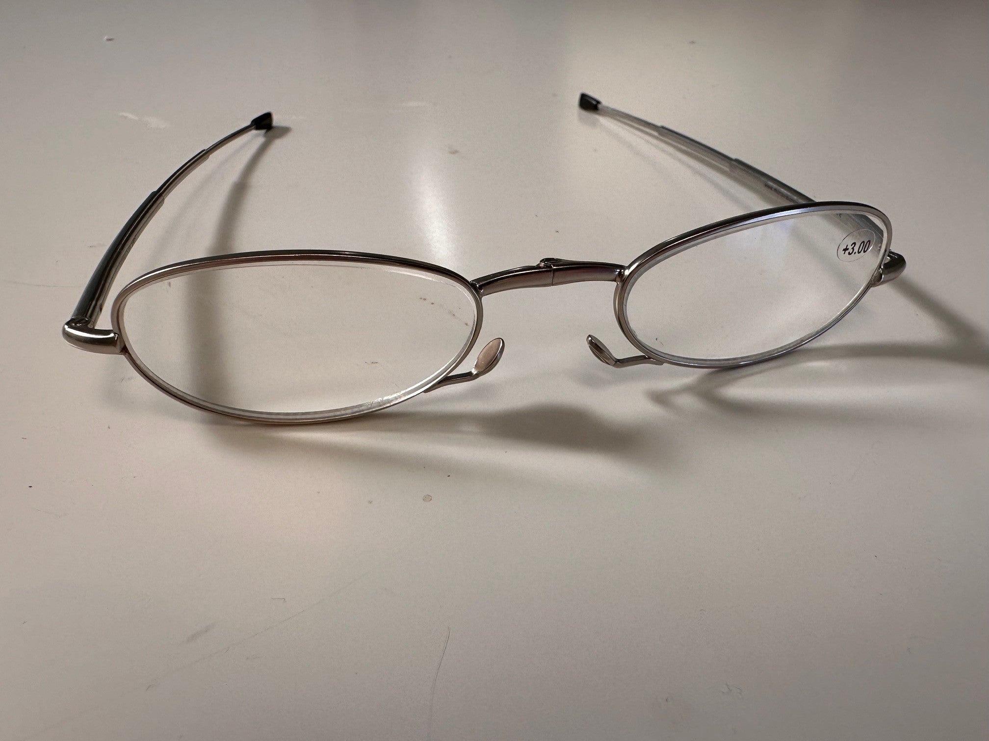 Executive Readers (Rimmed) Oval - Clearance